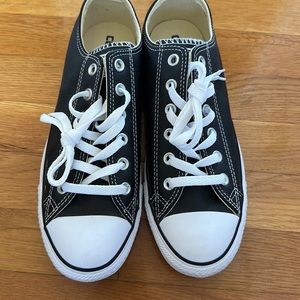 Converse Leather Mens 7 Women’s 9 Chuck All Star